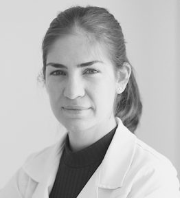 Dra. Lucía Torroba Dra. en Medicina general Cirujana Plástica